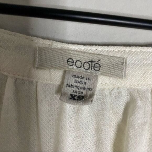 Urban Outfitters Ecote Embroidered Puff Sleeve Top - Picture 8 of 11